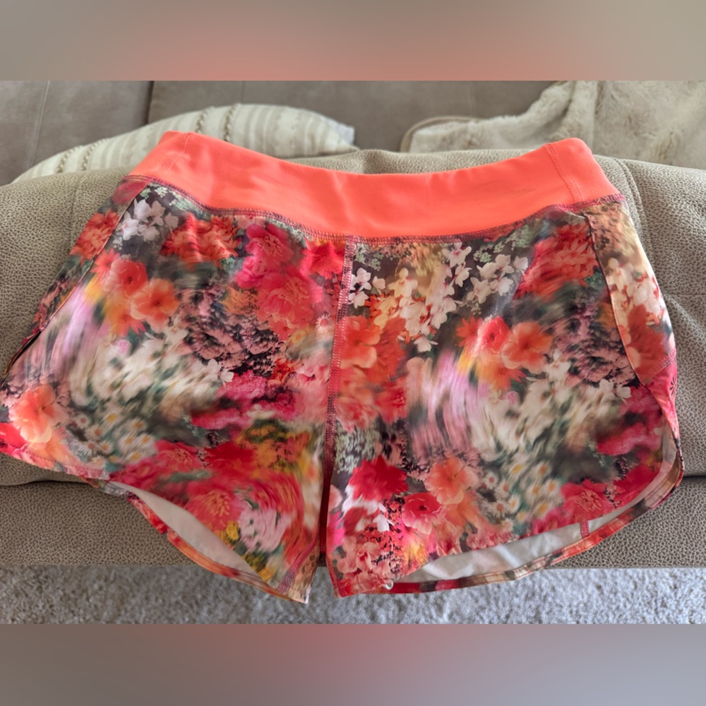 Athleta Girls short- like new!!